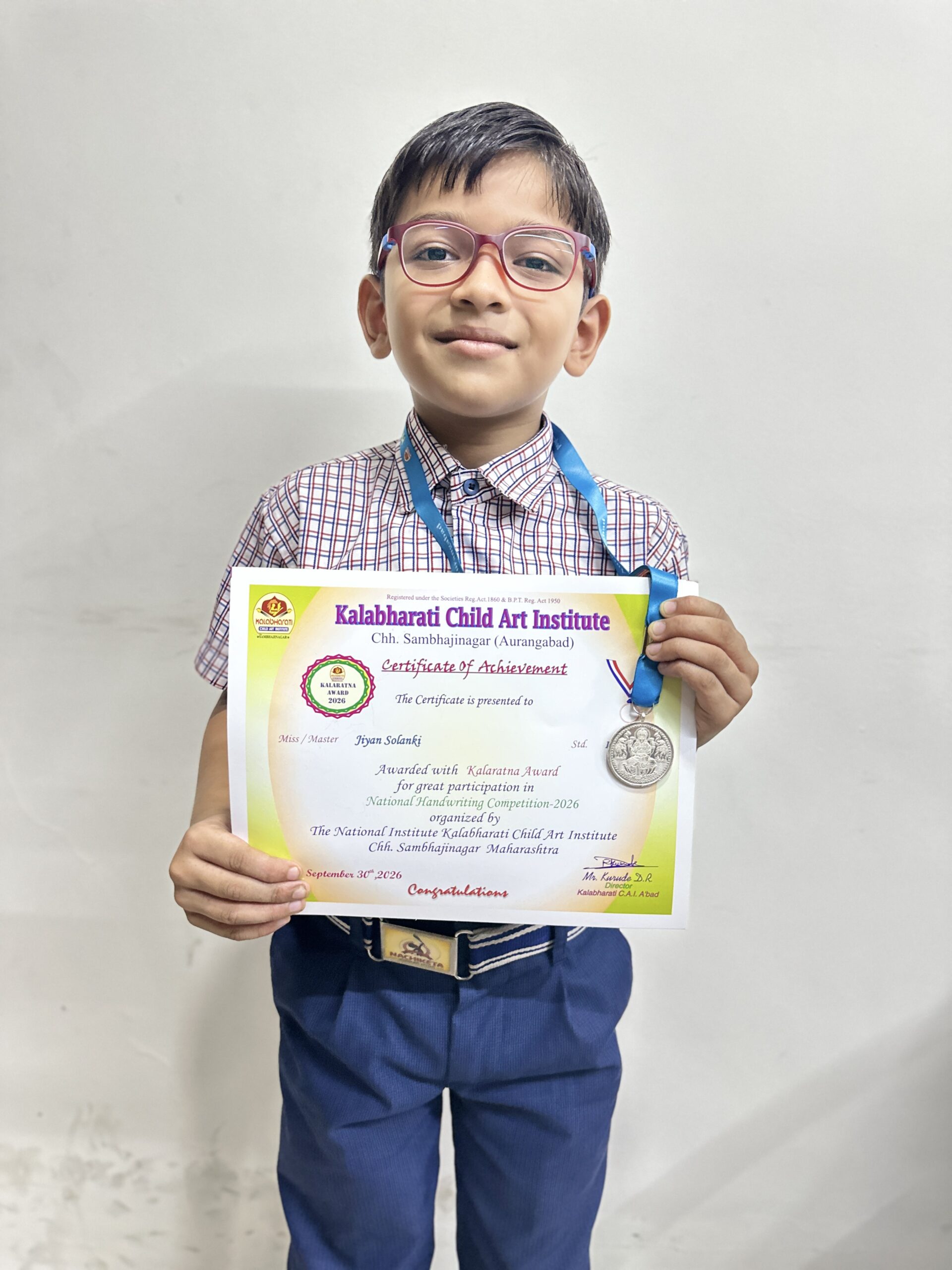 Jiyan Solanki Wins the Prestigious Kalaratna Award in National Handwriting Competition