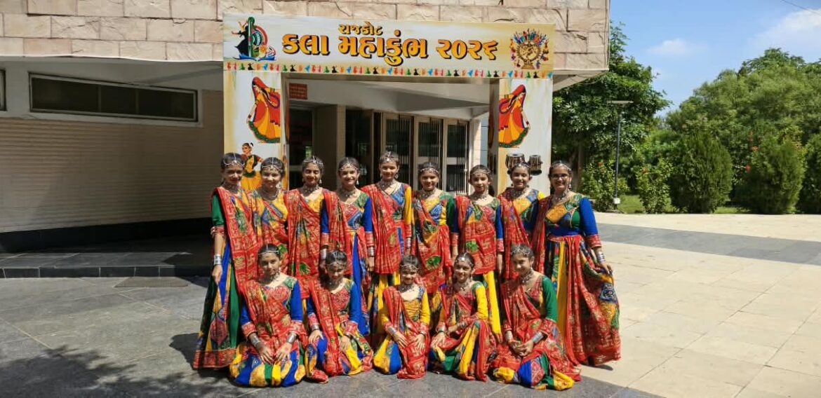 Nachiketa Girls Shine with 2nd Position in Arvachin Raas in Kala Mahakumbh