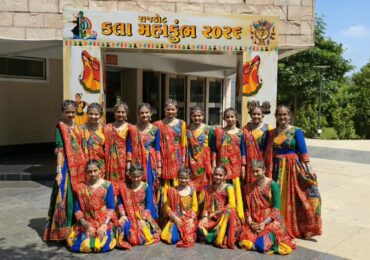 Nachiketa Girls Shine with 2nd Position in Arvachin Raas in Kala Mahakumbh